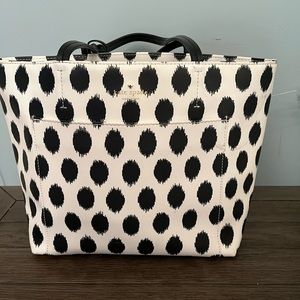 Kate spade polka dot medium size . Good condition like new .